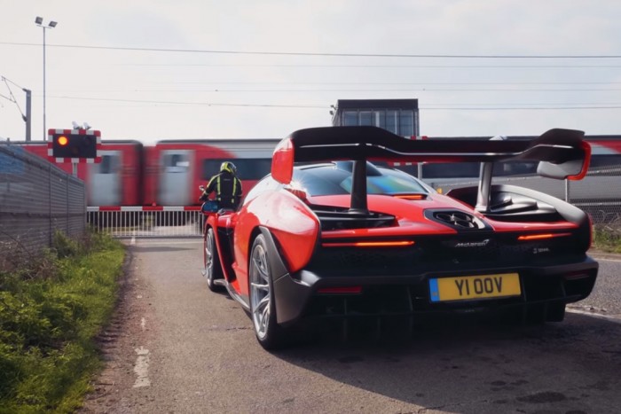 McLaren Sennával tisztelegnek Ayrton Senna előtt