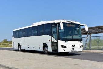 Oldalszélasszisztenssel érkezik az új magyar busz