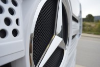 Önmagát kormányozza az új Mercedes-Benz Actros 33