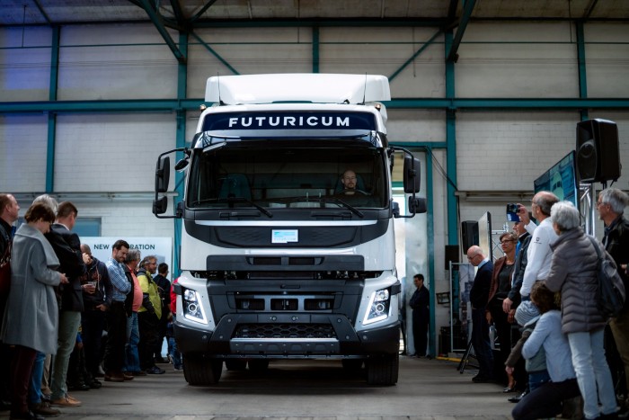 Ennek a nyergesnek már nincs szüksége üzemanyagtartályra 1