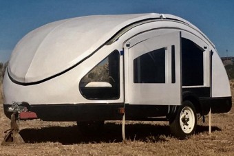 Az autóipar új csodaanyaga… a csirketoll?!