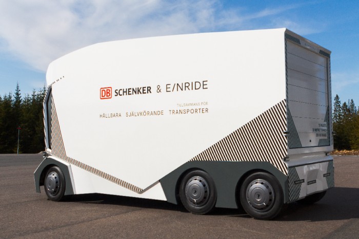 Önvezető teherautó tesztje kezdődik Svédországban