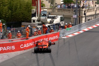 F1: Vettel összetörte a Ferrarit az időmérő előtt