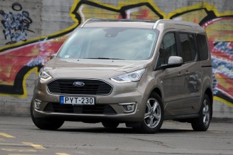 Ford Tourneo Connect teszt - ha gyerekeid vannak, ezt szeretni fogod