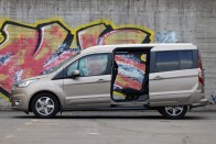 Ford Tourneo Connect teszt – ha gyerekeid vannak, ezt szeretni fogod 42 Ford Tourneo Connect teszt – ha gyerekeid vannak, ezt szeretni fogod 42