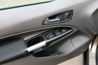 Ford Tourneo Connect teszt – ha gyerekeid vannak, ezt szeretni fogod 49 Ford Tourneo Connect teszt – ha gyerekeid vannak, ezt szeretni fogod 49