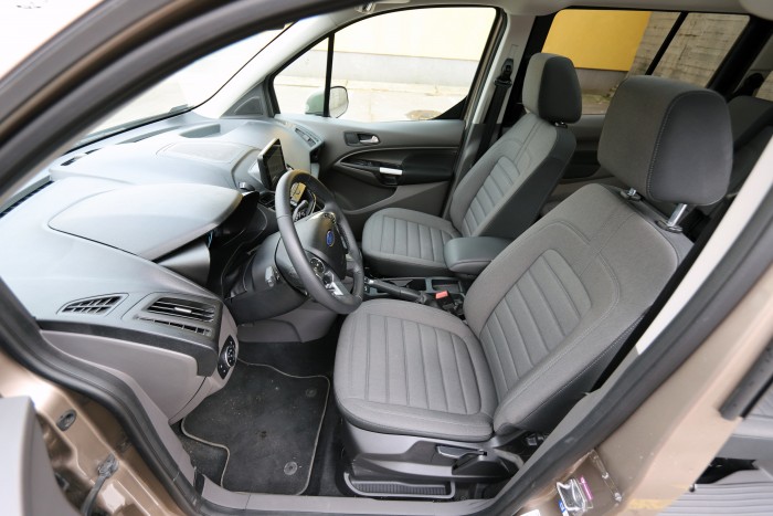 Ford Tourneo Connect teszt – ha gyerekeid vannak, ezt szeretni fogod 11