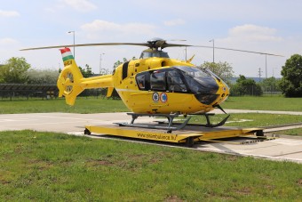 240-nel száguld a leggyorsabb magyar mentő