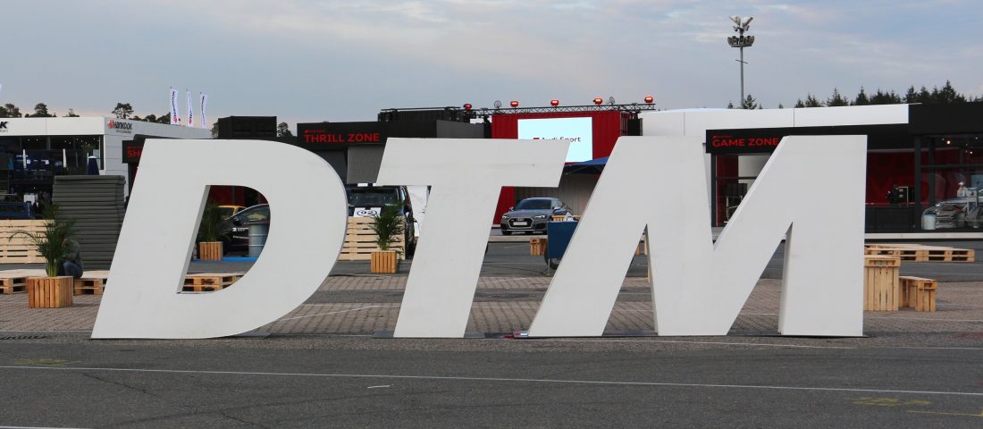 Megnéztük a világ leggyorsabb túraautós sorozatát