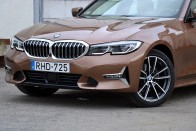 BMW 320d G20 – Játszani is enged 48