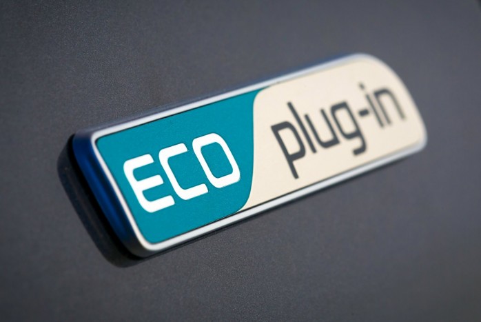 Tűzveszélyesek lehetnek egyes hibrid autók