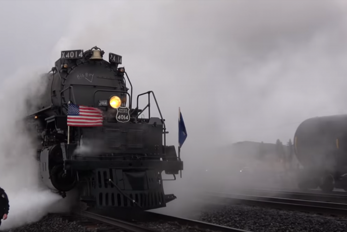 Feltámadt a világ legnagyobb gőzmozdonya, a látvány lenyűgöző