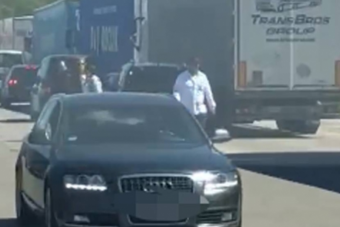 Mentősávban kerülték a dugót forgalommal szemben, pedig ezek híres szabálykövető németek