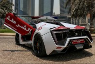 Újabb durva szupersportkocsival erősít az abu-dzabi rendőrség 8