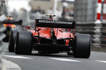 F1: Megint lekerül a Ferrariról a dohányszponzori matrica