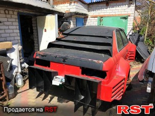 Ez a szegény öreg BMW diffúzoros szörnyszülöttként fog elrohadni