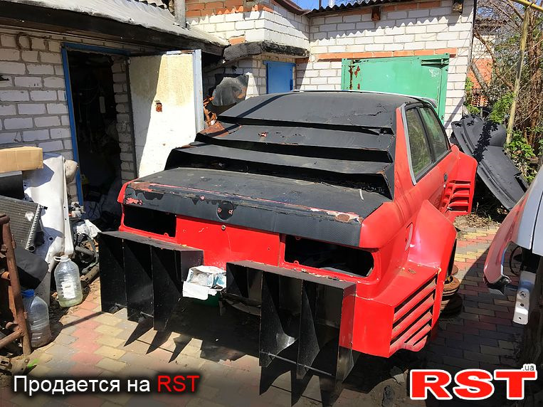 Ez a szegény öreg BMW diffúzoros szörnyszülöttként fog elrohadni 4