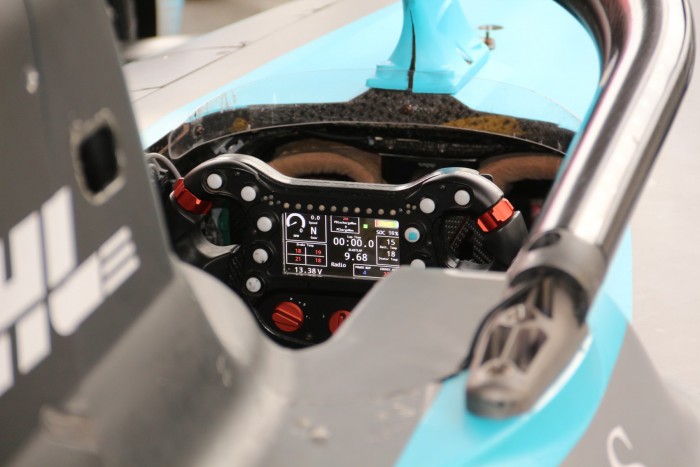 Síri csendben várta Budapest a villany-F1-es érkezését 128 Síri csendben várta Budapest a villany-F1-es érkezését 128