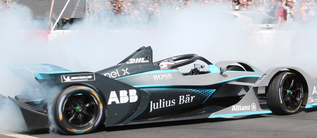 Síri csendben várta Budapest a villany-F1-es érkezését