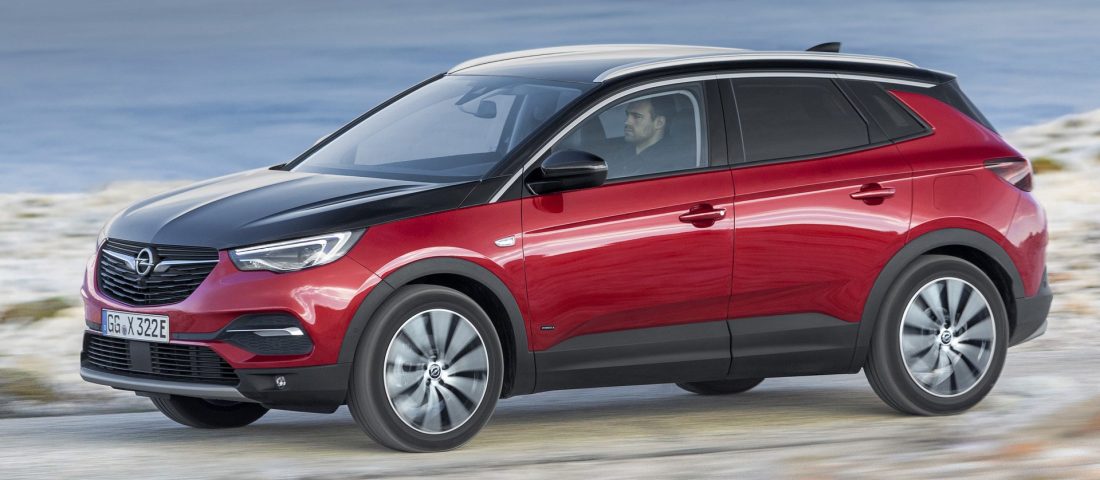 Konnektoros hibrid crossover az Opeltől