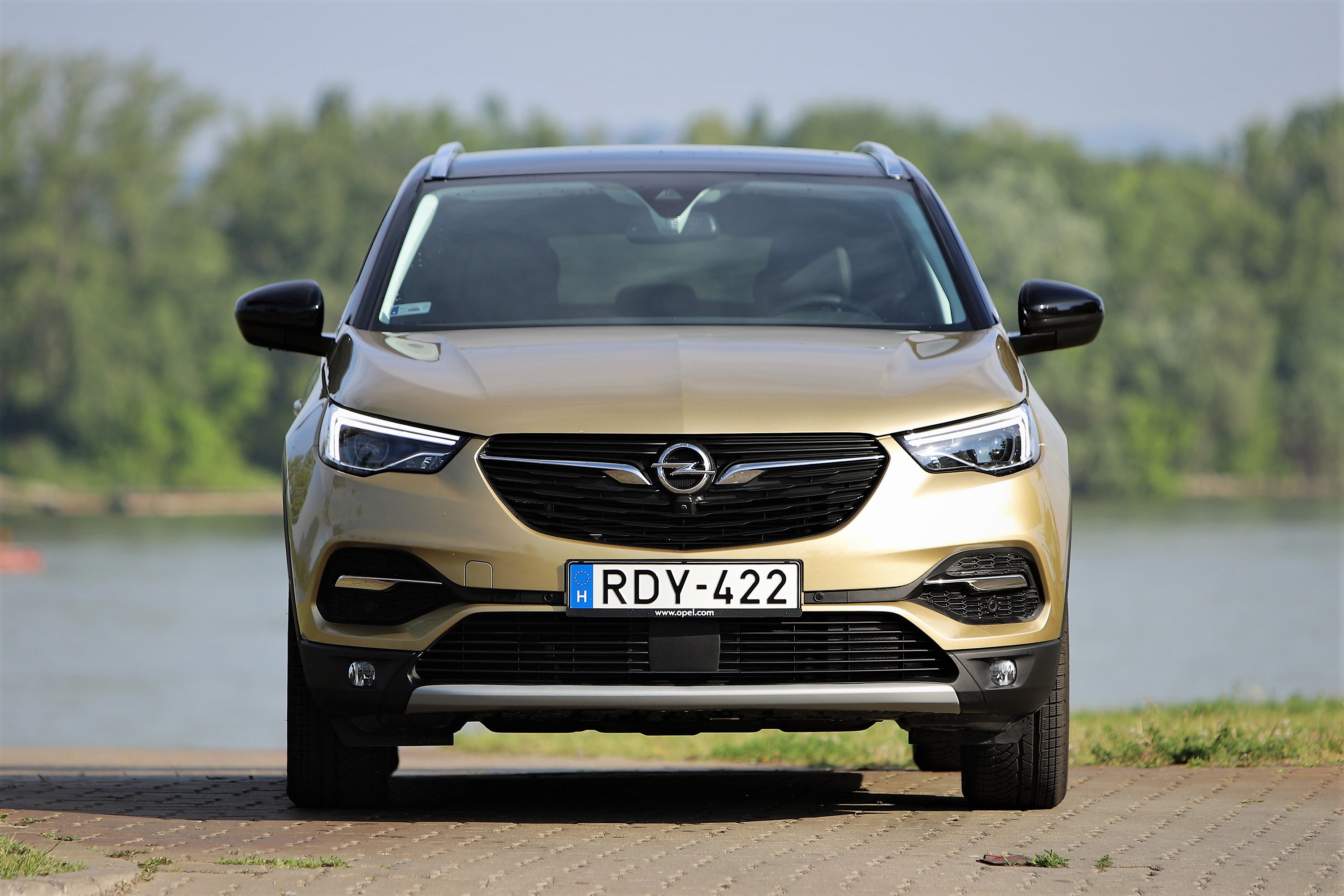Csak jókat örökölt a szülőktől – Opel Grandland X teszt 2