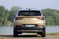 Csak jókat örökölt a szülőktől – Opel Grandland X teszt 49