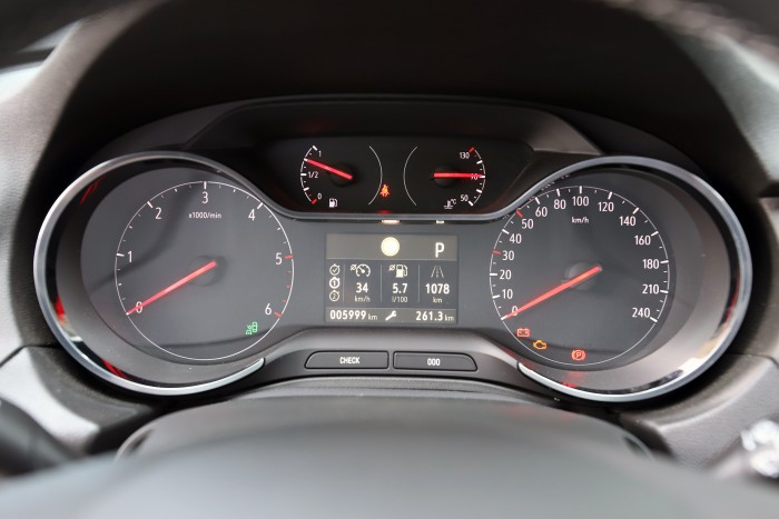Csak jókat örökölt a szülőktől – Opel Grandland X teszt 11