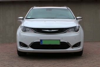 Hibrid családi busz Amerikából