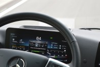 Önmagát kormányozza az új Mercedes-Benz Actros 46