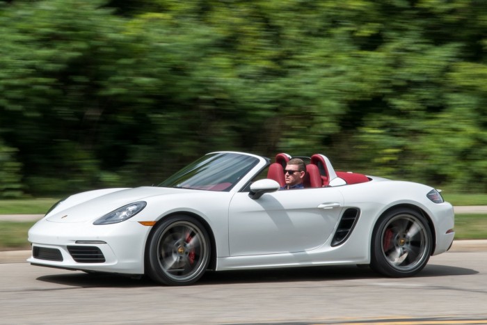 Az év legjobb új motorjába tankolni sem kell 4 | Vezess Az év legjobb új motorjába tankolni sem kell 4