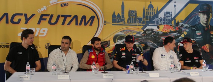 Síri csendben várta Budapest a villany-F1-es érkezését 131 Síri csendben várta Budapest a villany-F1-es érkezését 131