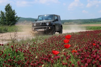 Új Suzuki Jimny: nem SUV, terepjáró!