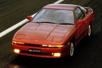 Öreg sportautóihoz gyárt új alkatrészeket a Toyota