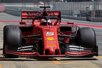 F1: Vettel szerint nem rontották el a Ferrarit