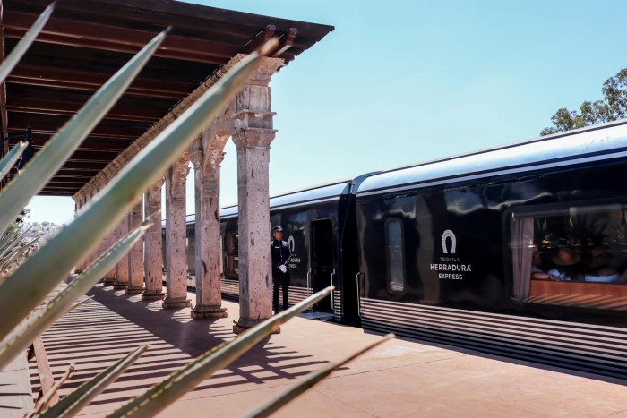 Erről a vonatról még nem sokan szálltak le józanul