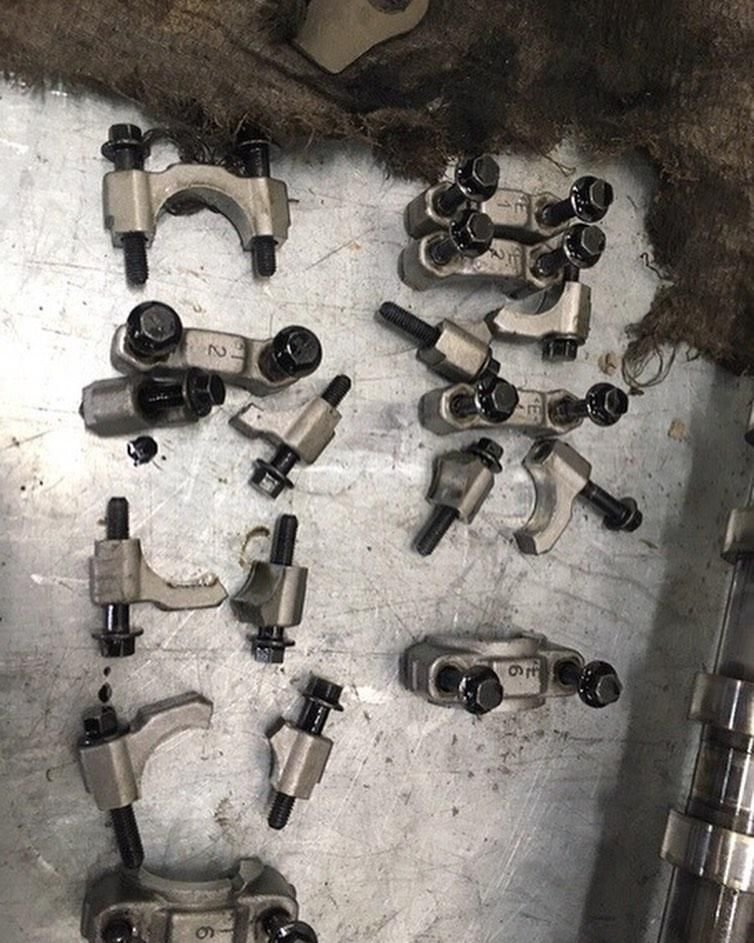 Katasztrófát okozott a motortérben hagyott rongy, a szerelőnek főhet a feje 4