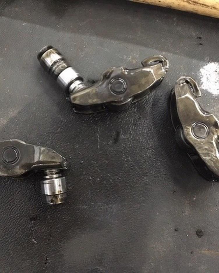 Katasztrófát okozott a motortérben hagyott rongy, a szerelőnek főhet a feje 3