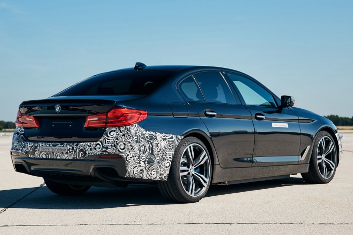 Tisztán elektromos az eddigi legerősebb BMW 5