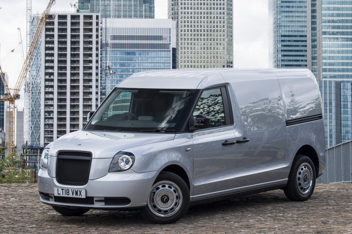 Furgon készült a londoni taxiból