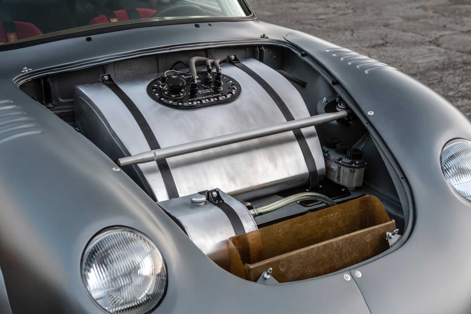 Súlyosan menő ez a 60 éves Porsche 9