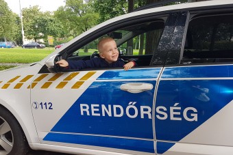 Haláli, ahogy a magyar rendőrök meglepték a négyéves Ádámot