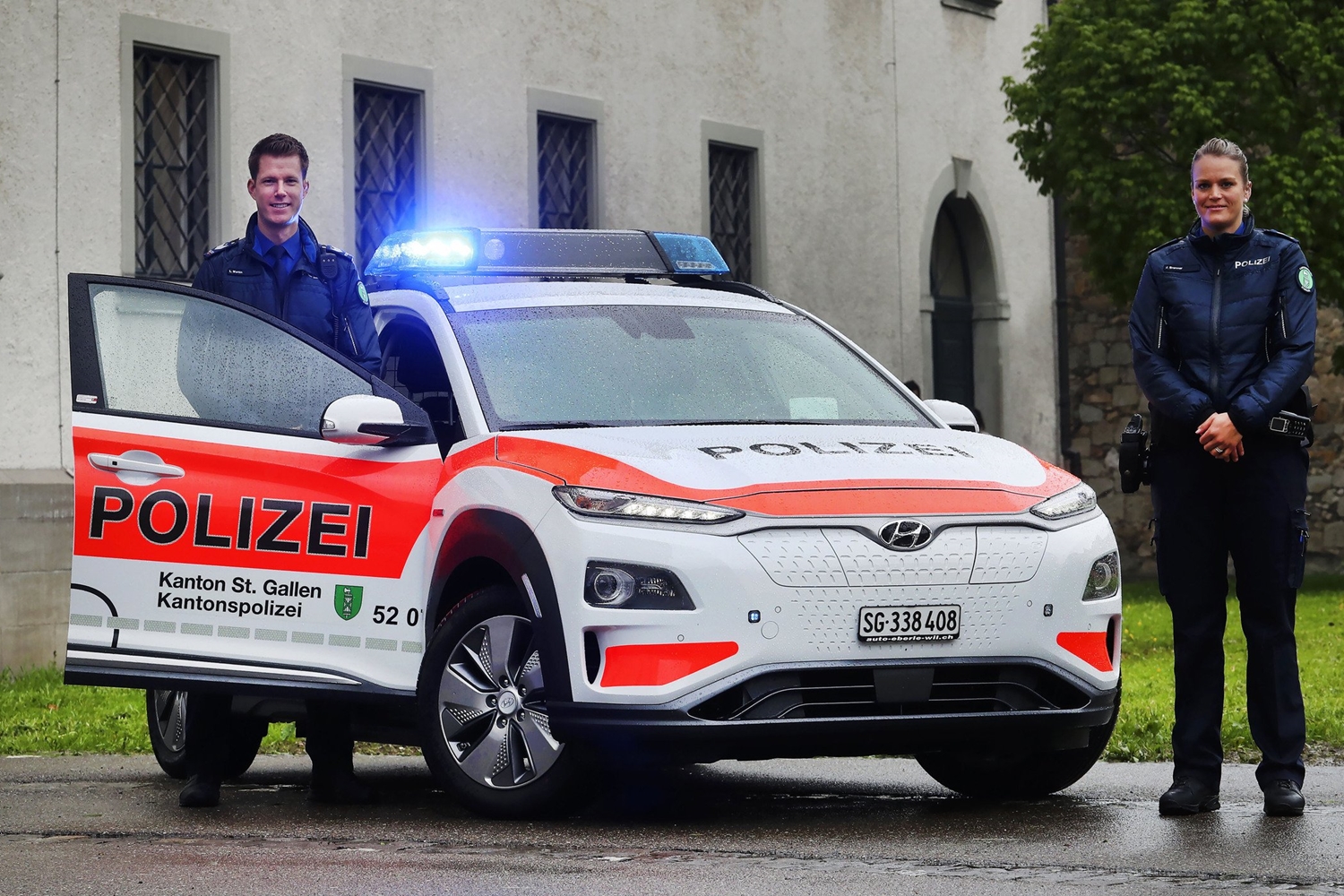 Elektromos rendőrautókat használnak Svájcban 7