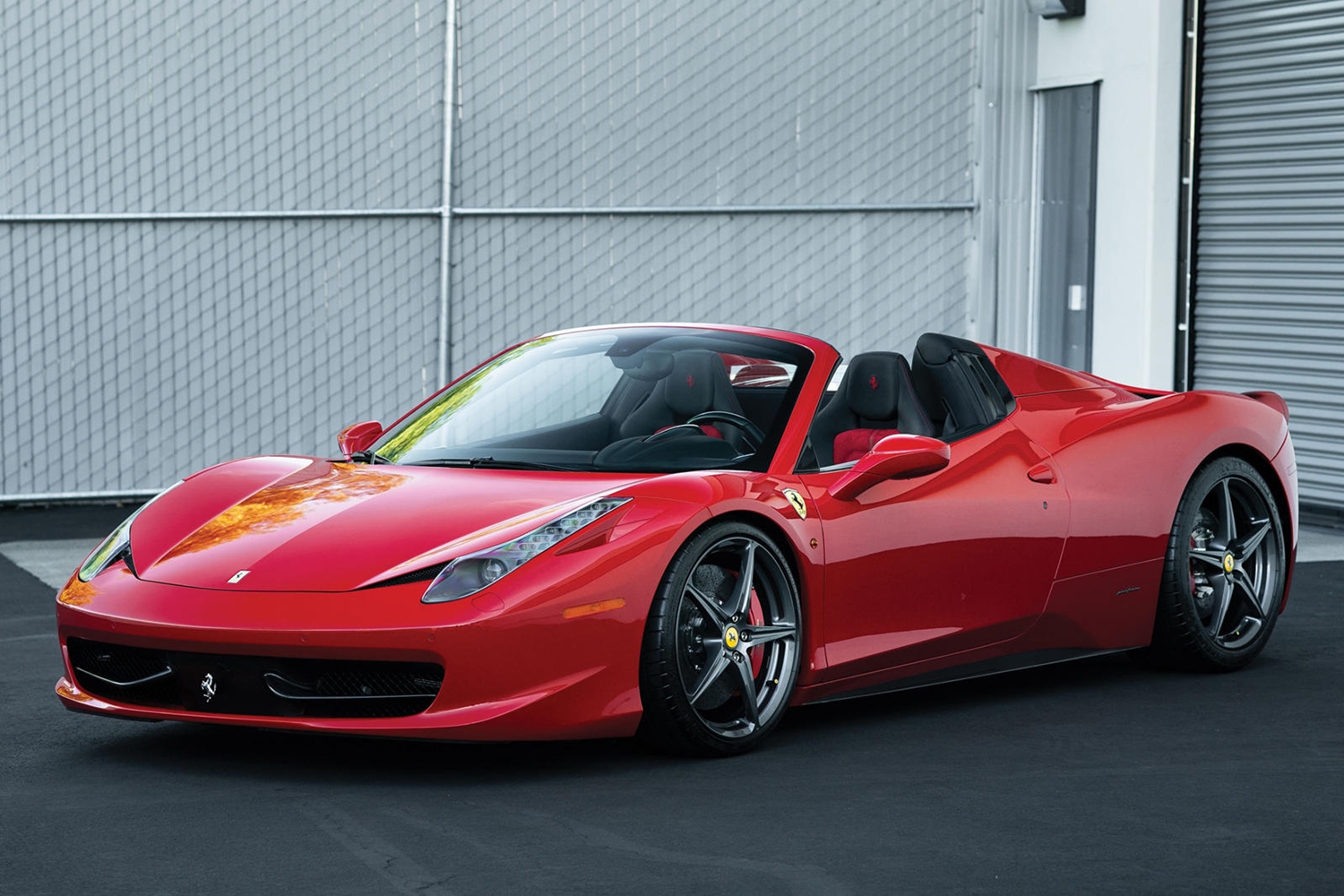 Elképesztően szépen tartott Ferrari-gyűjtemény kerül kalapács alá 1