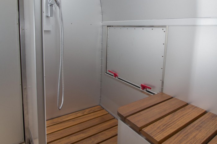 Szívesen járnánk a világot ezzel a stílusos lakókocsival 7 | Vezess Szívesen járnánk a világot ezzel a stílusos lakókocsival 7