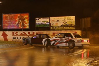 A Facebookon mentek neki az őrült driftelőknek Szigetszentmiklóson, táblákat is kitettek