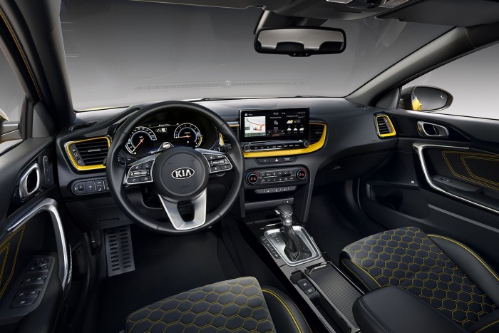 Felfújták a Kia kompakt ferdehátúját 7