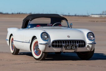 1953 karácsonyán készült el a háromszázadik Corvette