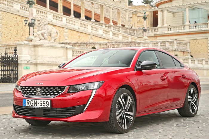 Régi trükkel próbálkozik a Peugeot. Szép! 45 Régi trükkel próbálkozik a Peugeot. Szép! 45