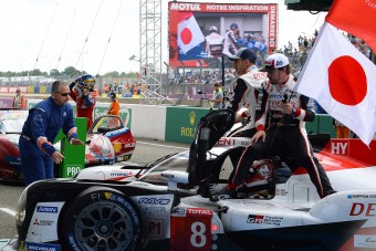 F1: Alonso nagy mázlival nyert újra Le Mans-t