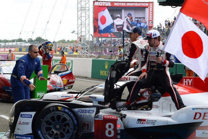 F1: Alonso nagy mázlival nyert újra Le Mans-t